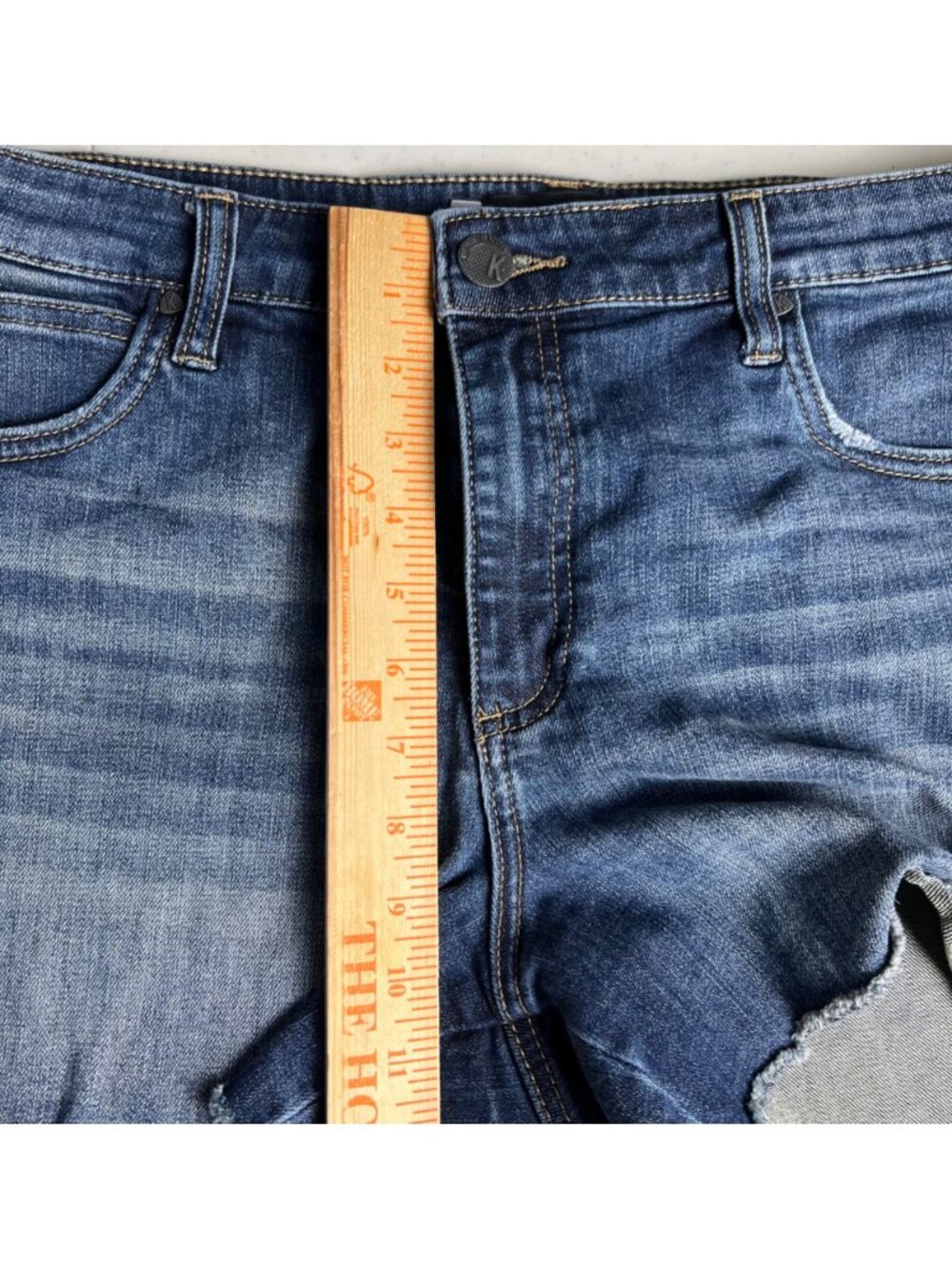 Kut from the Kloth Cutoff Gidget Jean Shorts - Picture 7 of 10